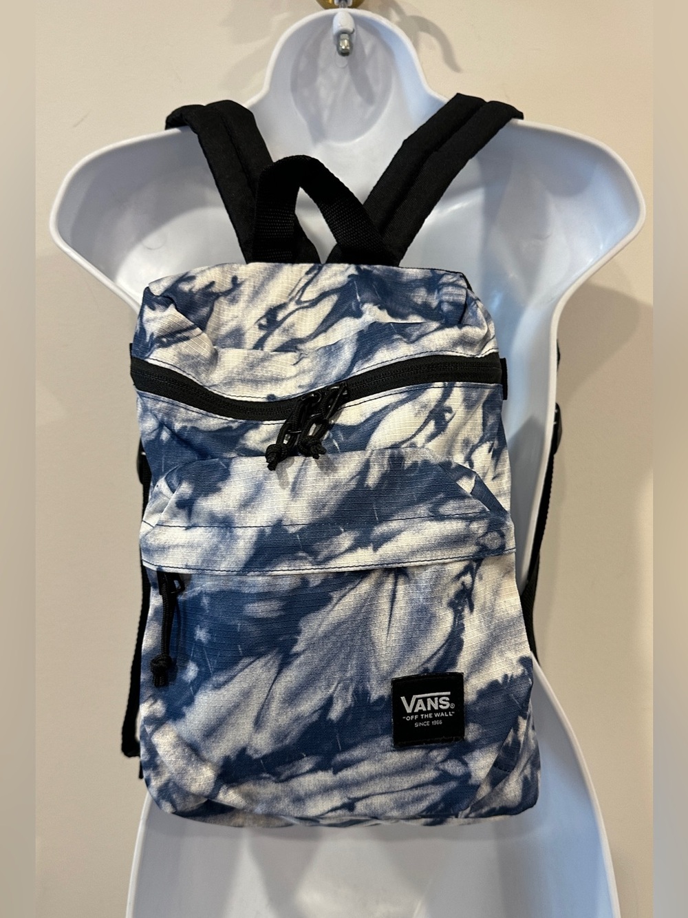 Vans "Off The Wall" Blue & White Tie Dye Backpack - Picture 6 of 9